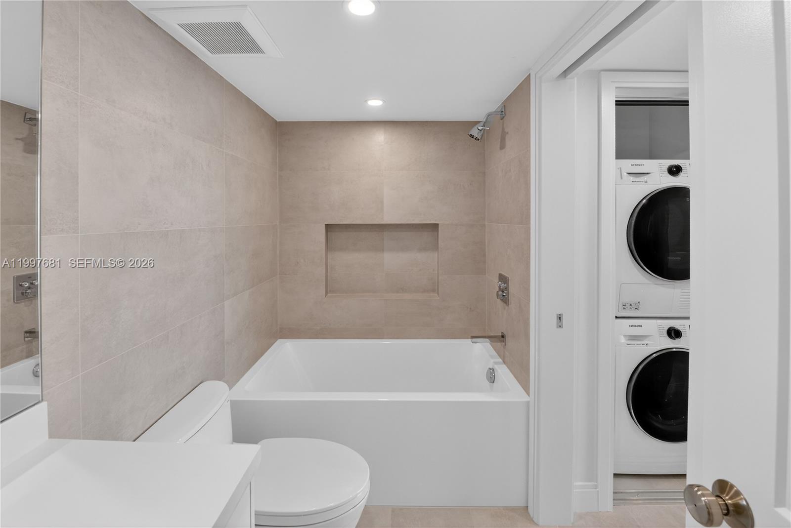 7601 E Treasure Dr #2319 North Bay Village, FL 33141