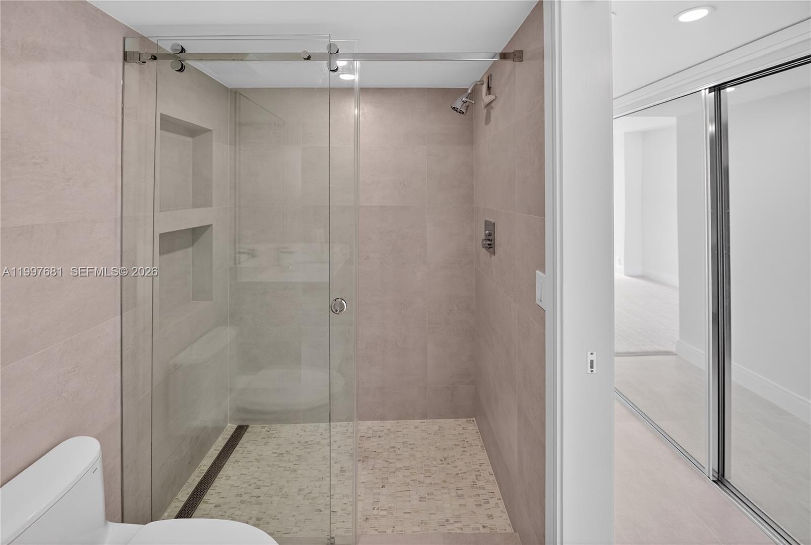 7601 E Treasure Dr #2319 North Bay Village, FL 33141