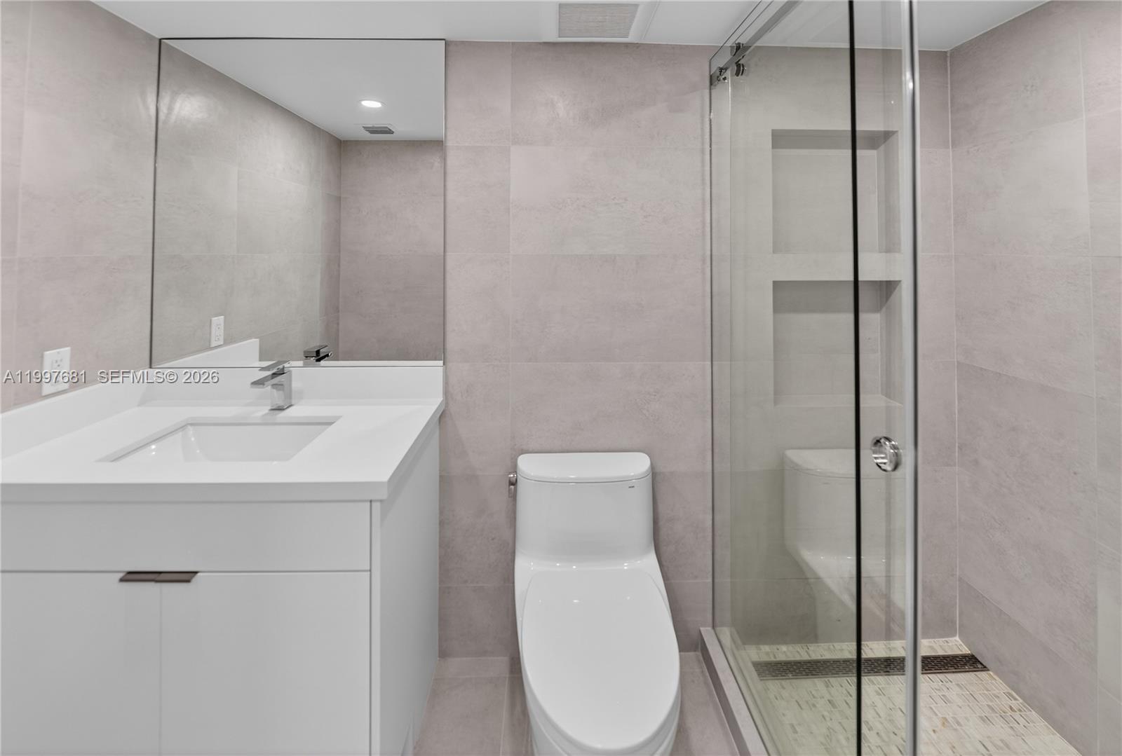 7601 E Treasure Dr #2319 North Bay Village, FL 33141