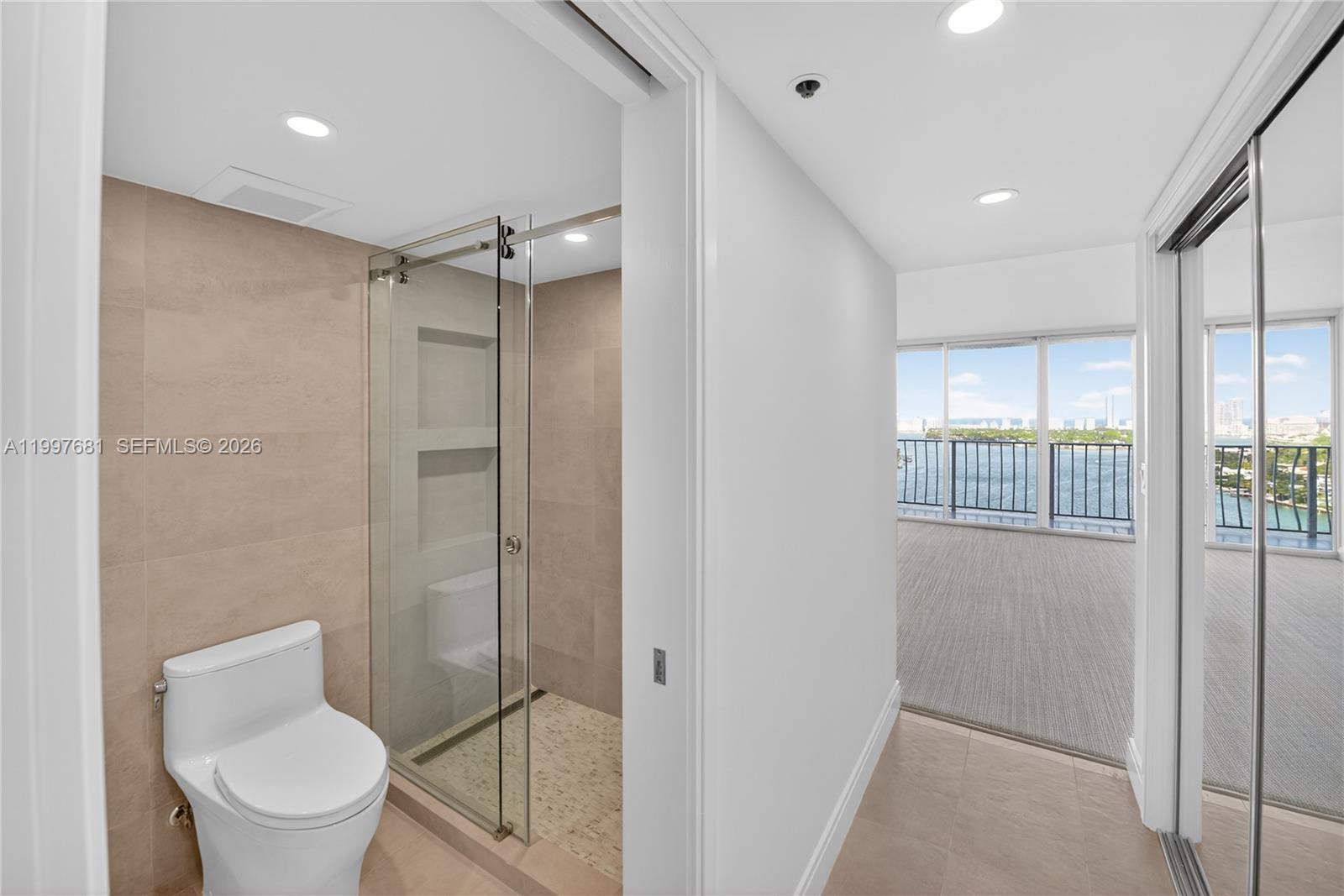 7601 E Treasure Dr #2319 North Bay Village, FL 33141