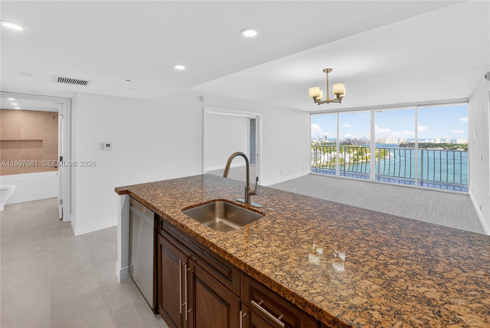 7601 E Treasure Dr #2319 North Bay Village, FL 33141