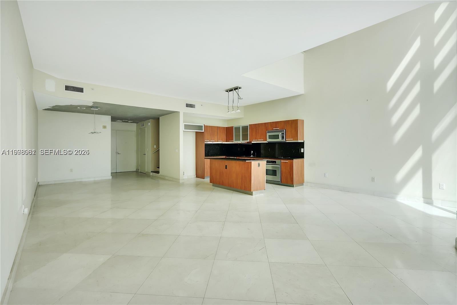 3131 NE 188th St #1-1205 Aventura, FL 33180