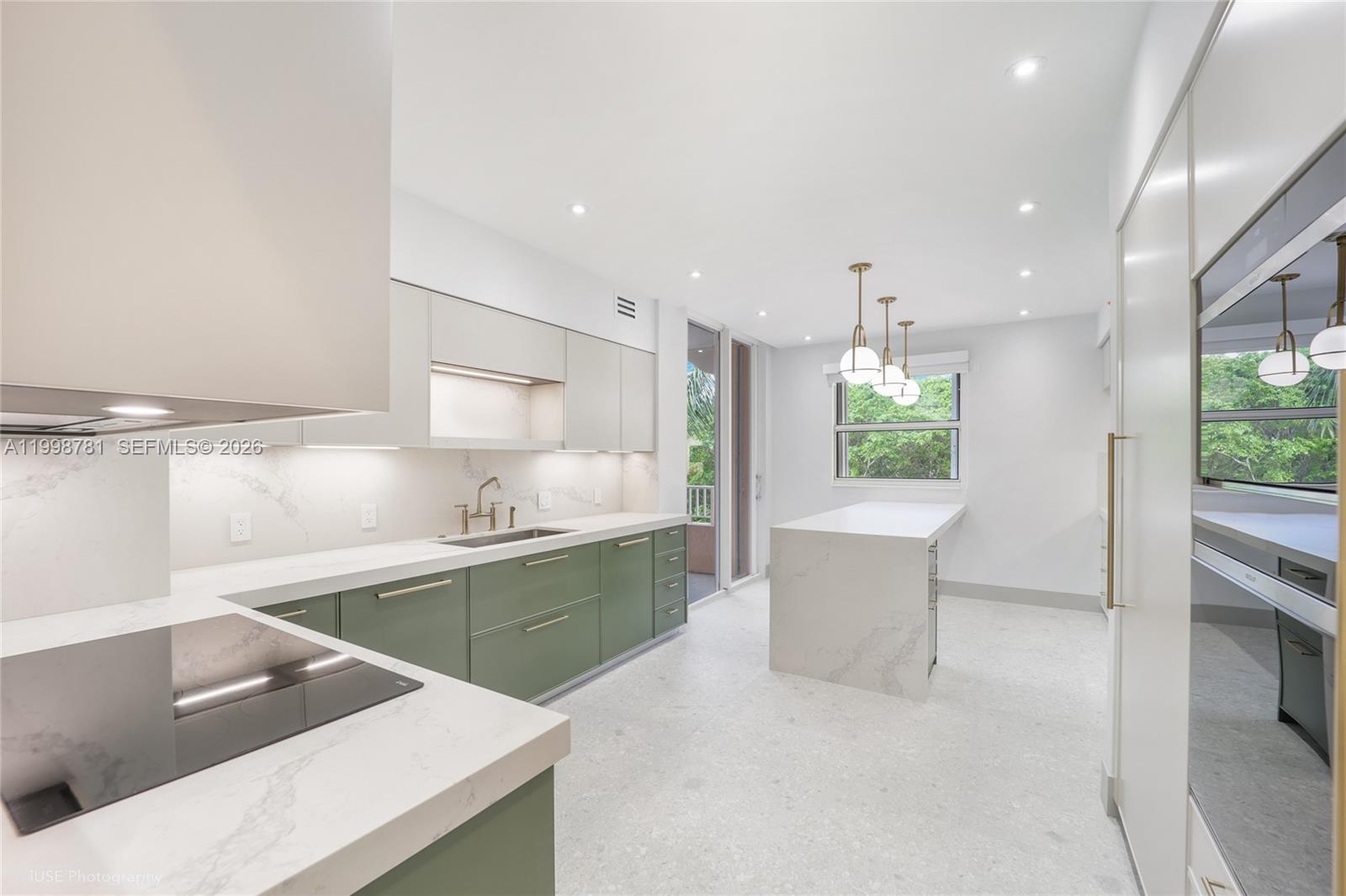 737 Crandon Blvd #301