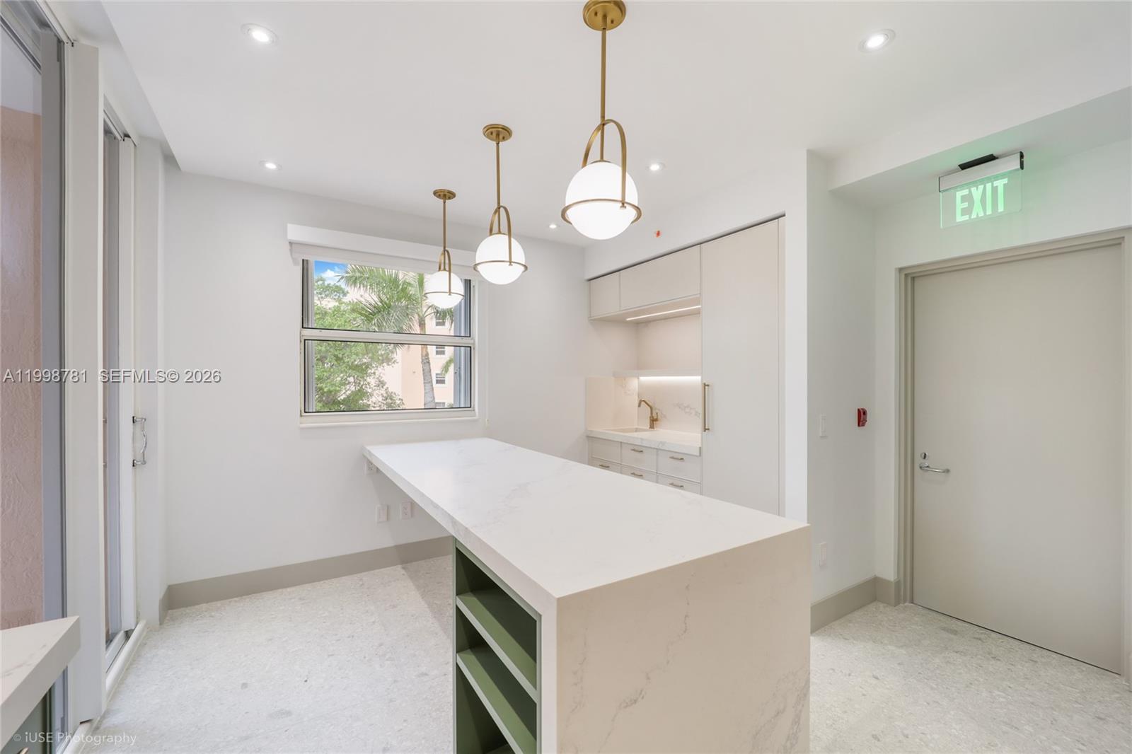 737 Crandon Blvd #301 Key Biscayne, FL 33149