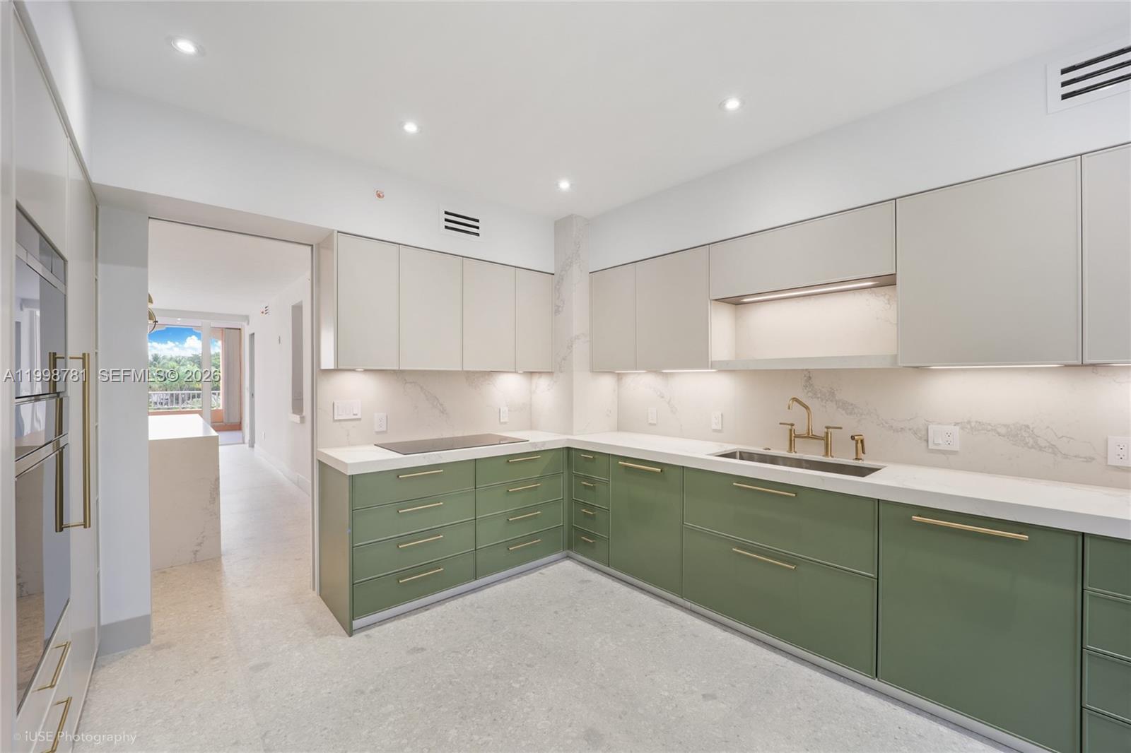 737 Crandon Blvd #301 Key Biscayne, FL 33149