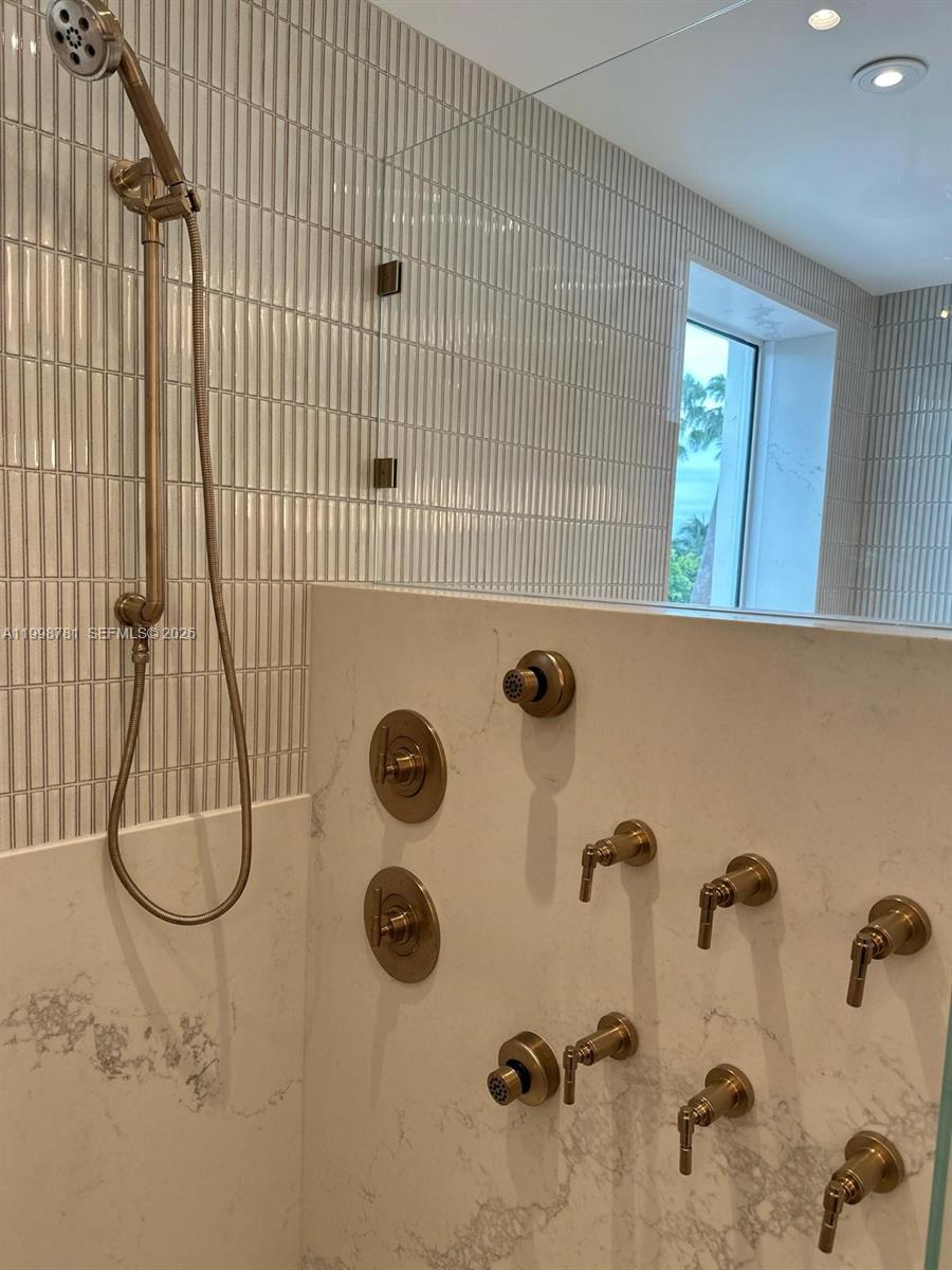 737 Crandon Blvd #301 Key Biscayne, FL 33149