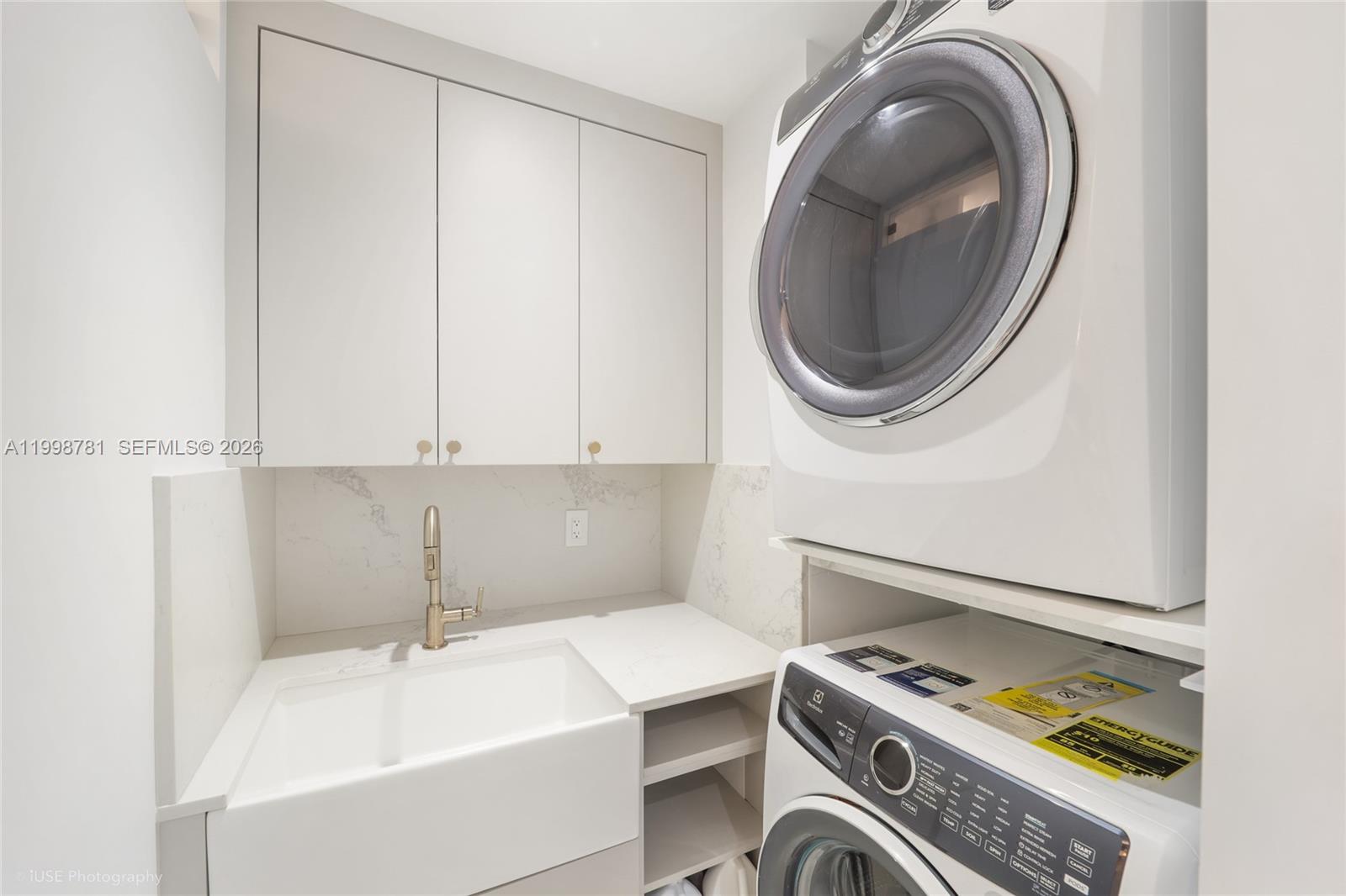 737 Crandon Blvd #301 Key Biscayne, FL 33149
