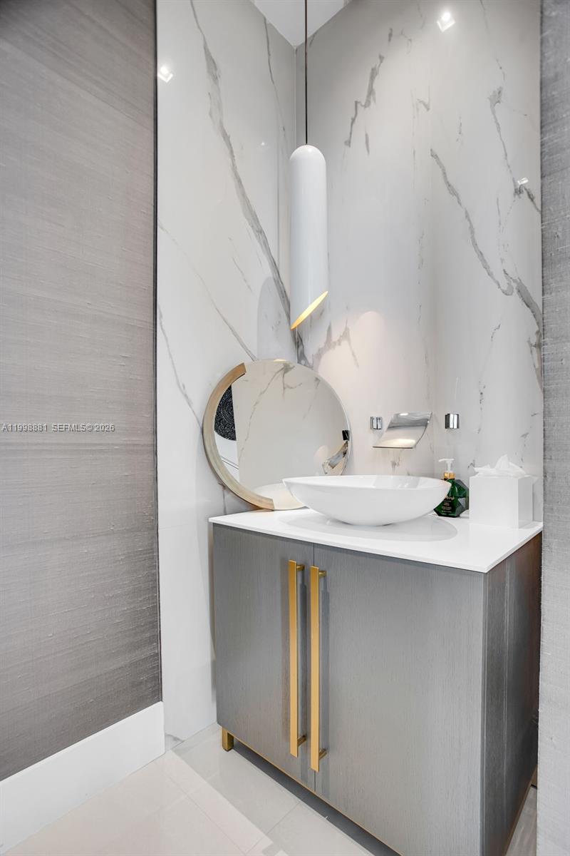 3301 NE 1st Ave #PH-2 Miami, FL 33137