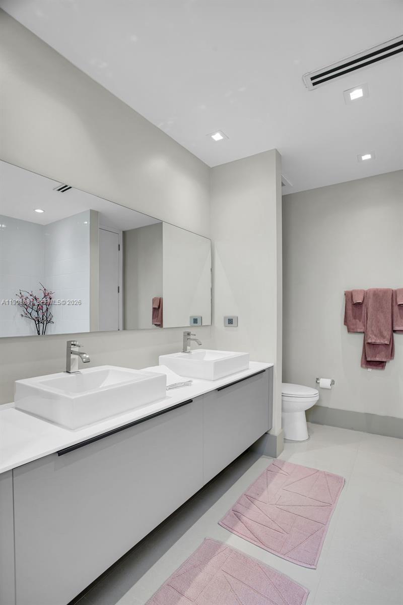 3301 NE 1st Ave #PH-2 Miami, FL 33137