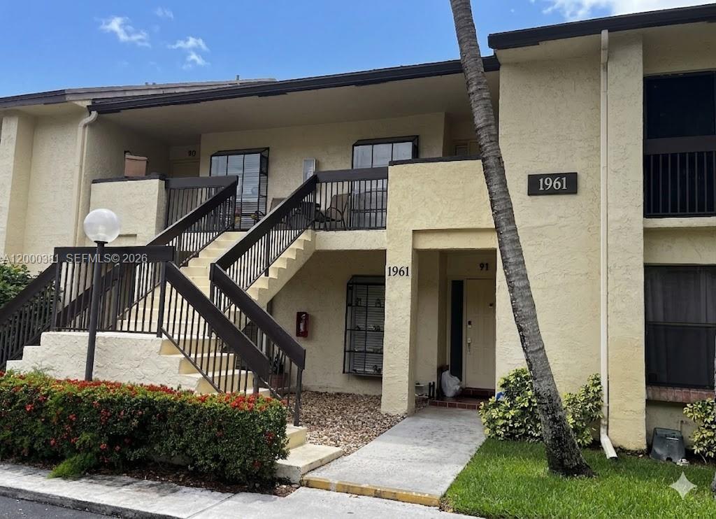 1961 SW 15th St #90