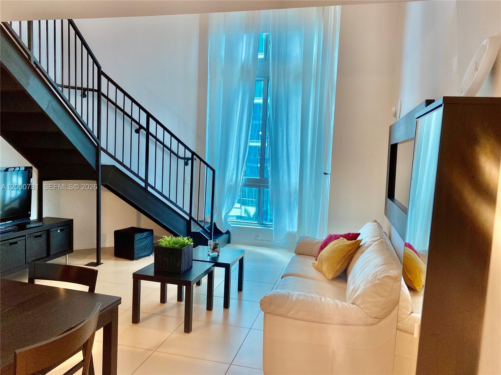 300 S Biscayne Blvd #Loft 604