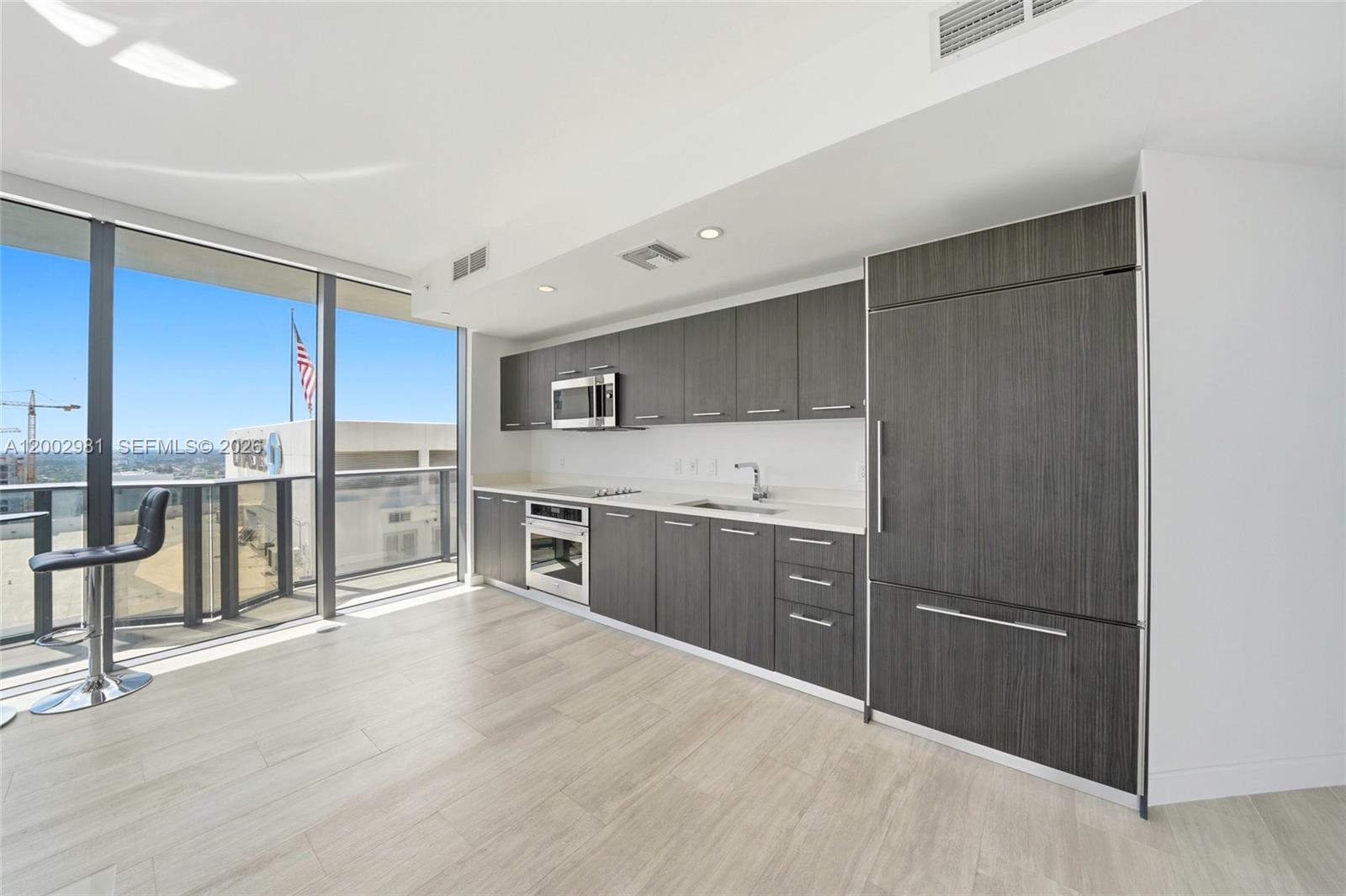 55 SW 9th St #3106 Miami, FL 33130