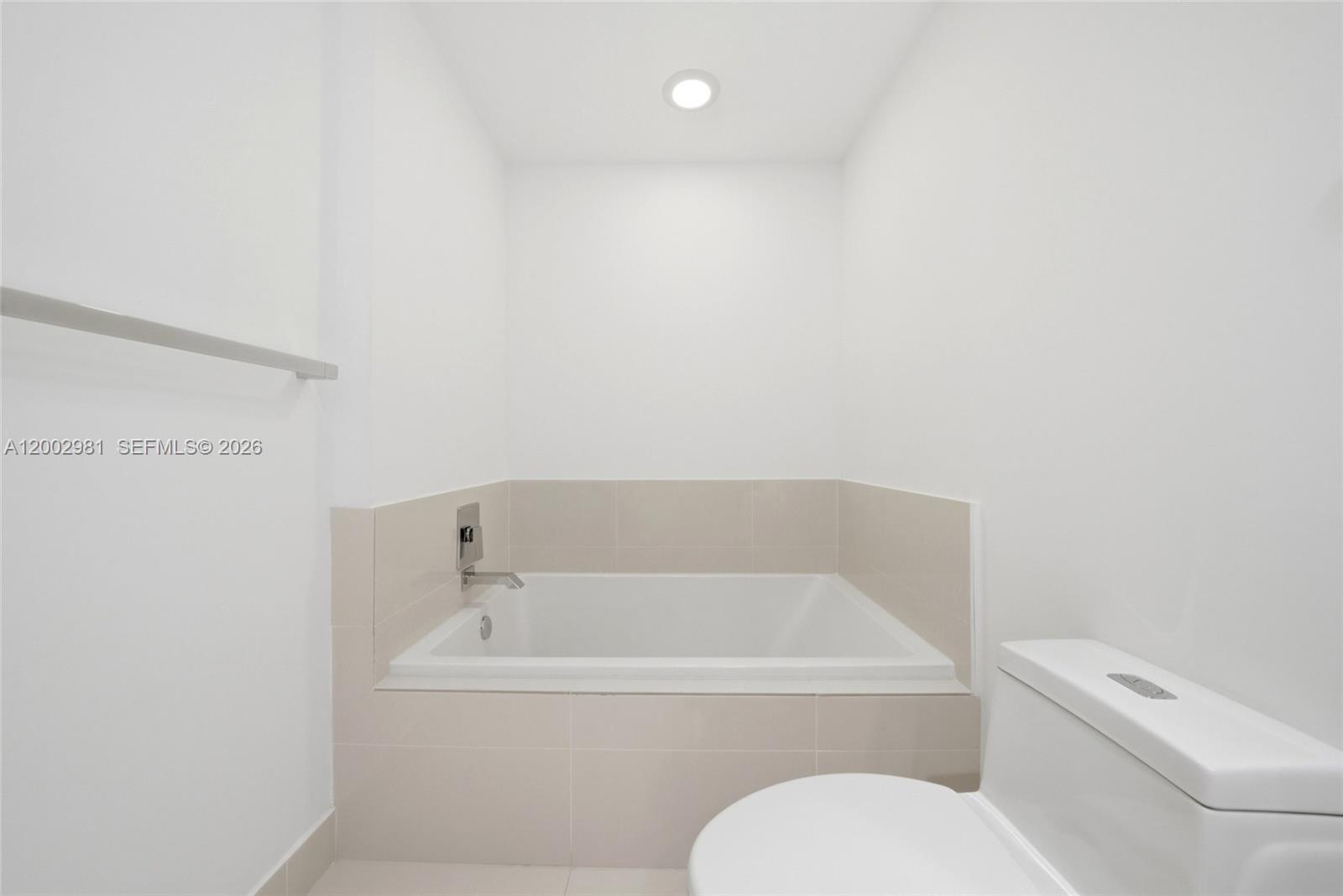 55 SW 9th St #3106 Miami, FL 33130