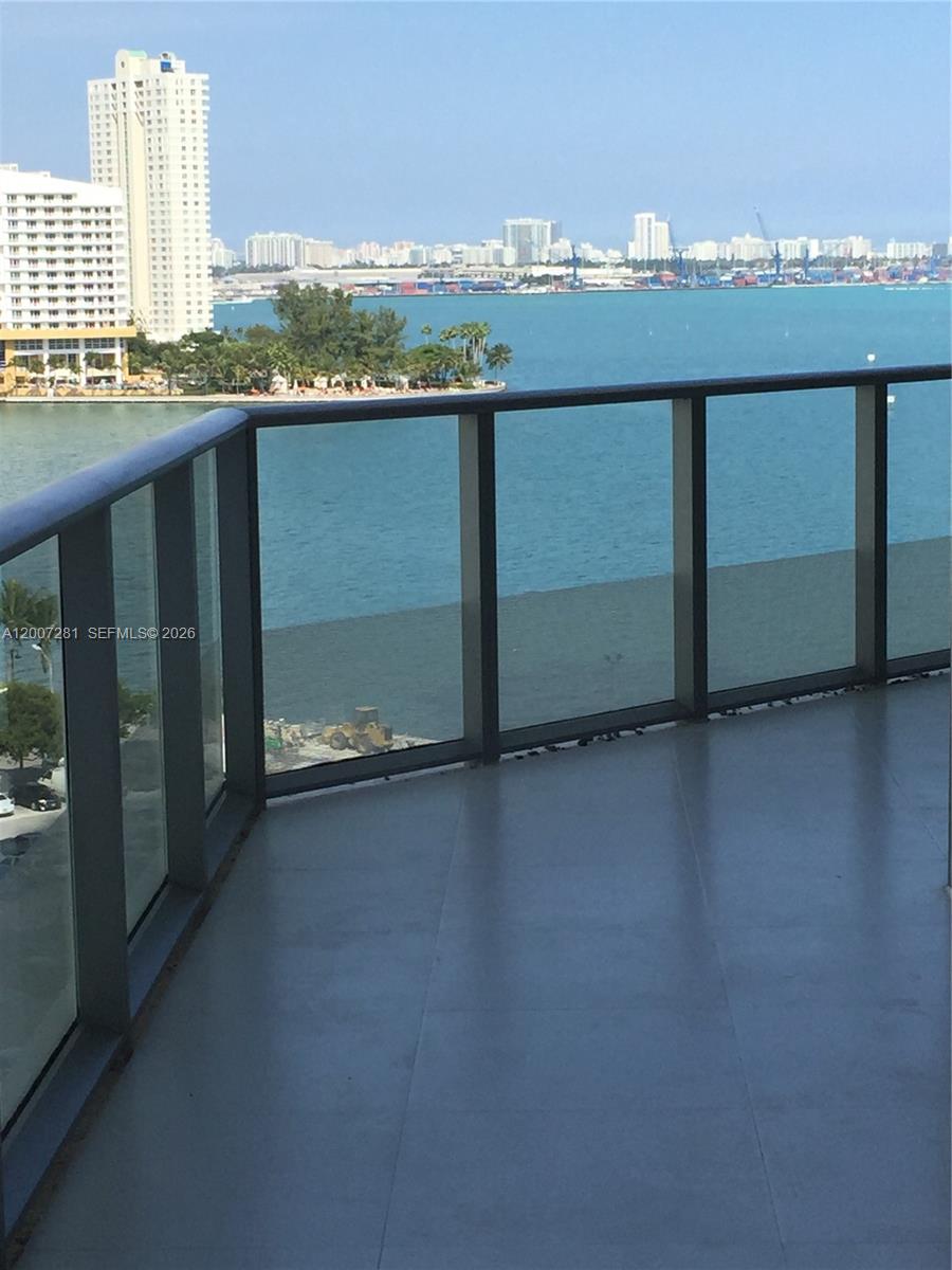 1300 Brickell Bay Dr #1210