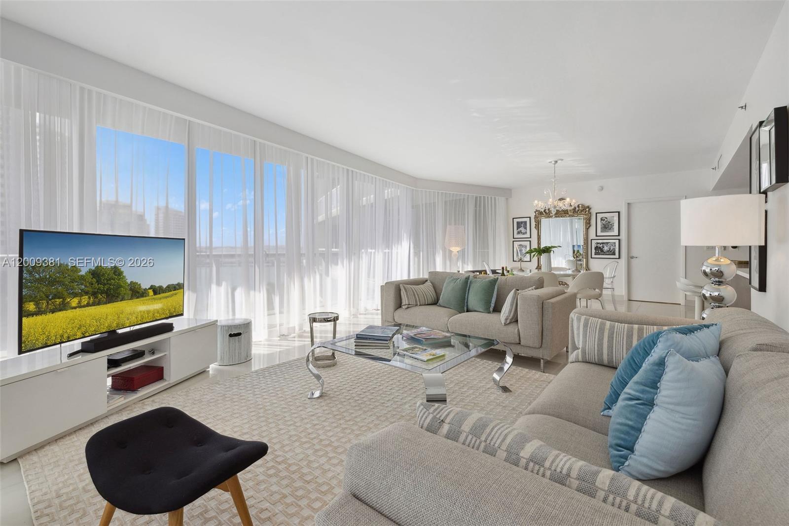 465 Brickell Ave #701 Miami, FL 33131