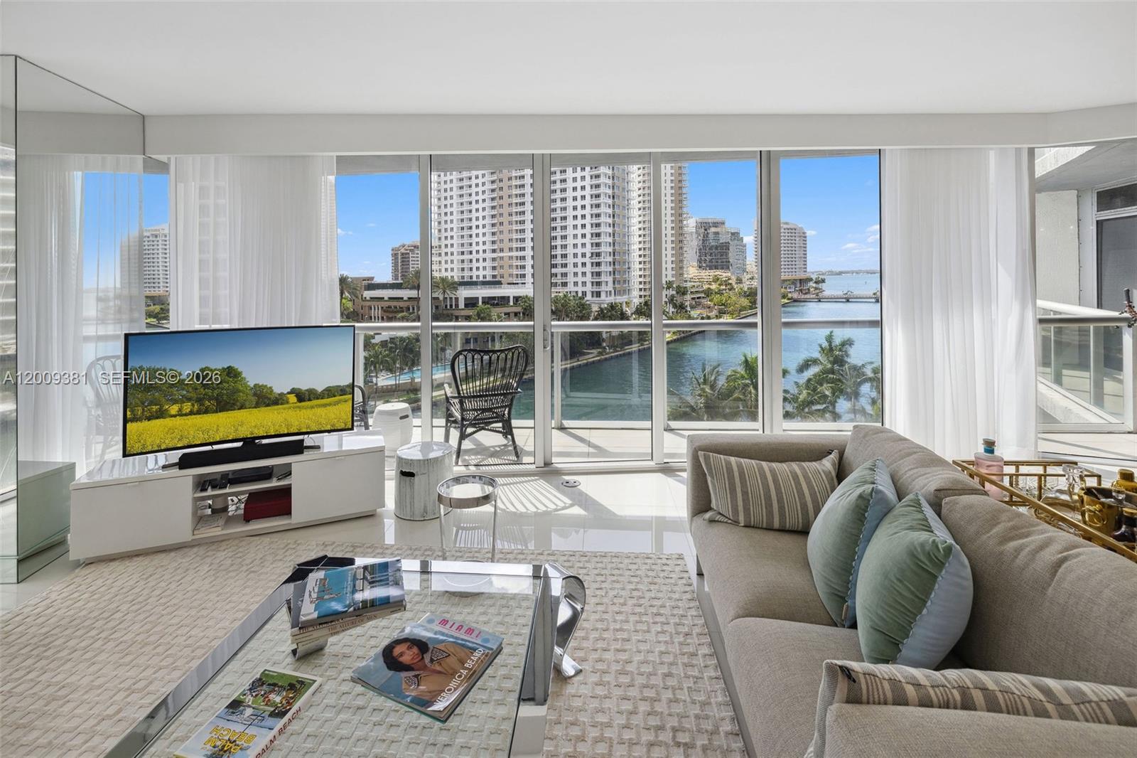 465 Brickell Ave #701 Miami, FL 33131