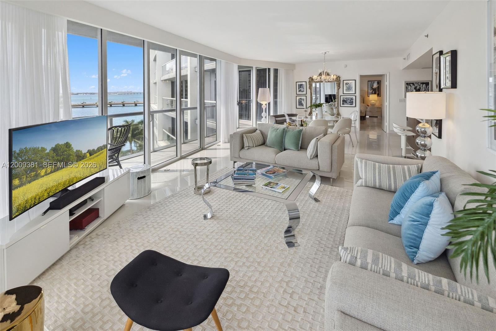 465 Brickell Ave #701 Miami, FL 33131