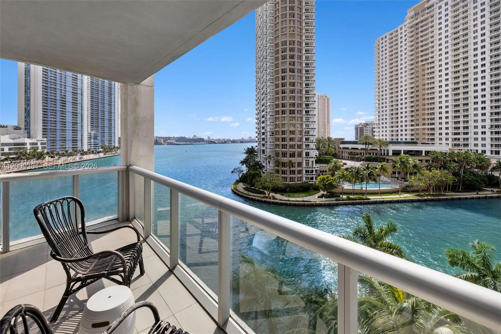 465 Brickell Ave #701 Miami, FL 33131