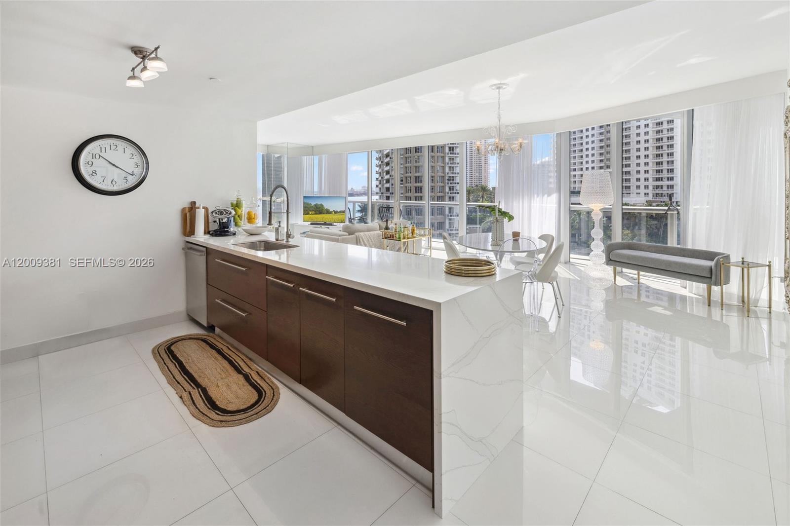 465 Brickell Ave #701 Miami, FL 33131
