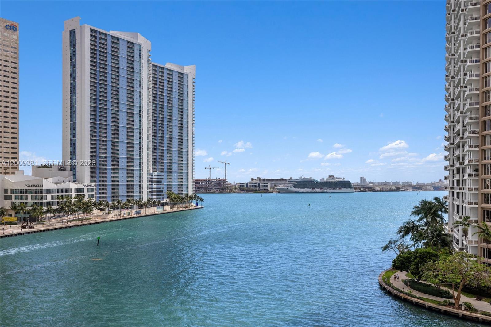 465 Brickell Ave #701 Miami, FL 33131