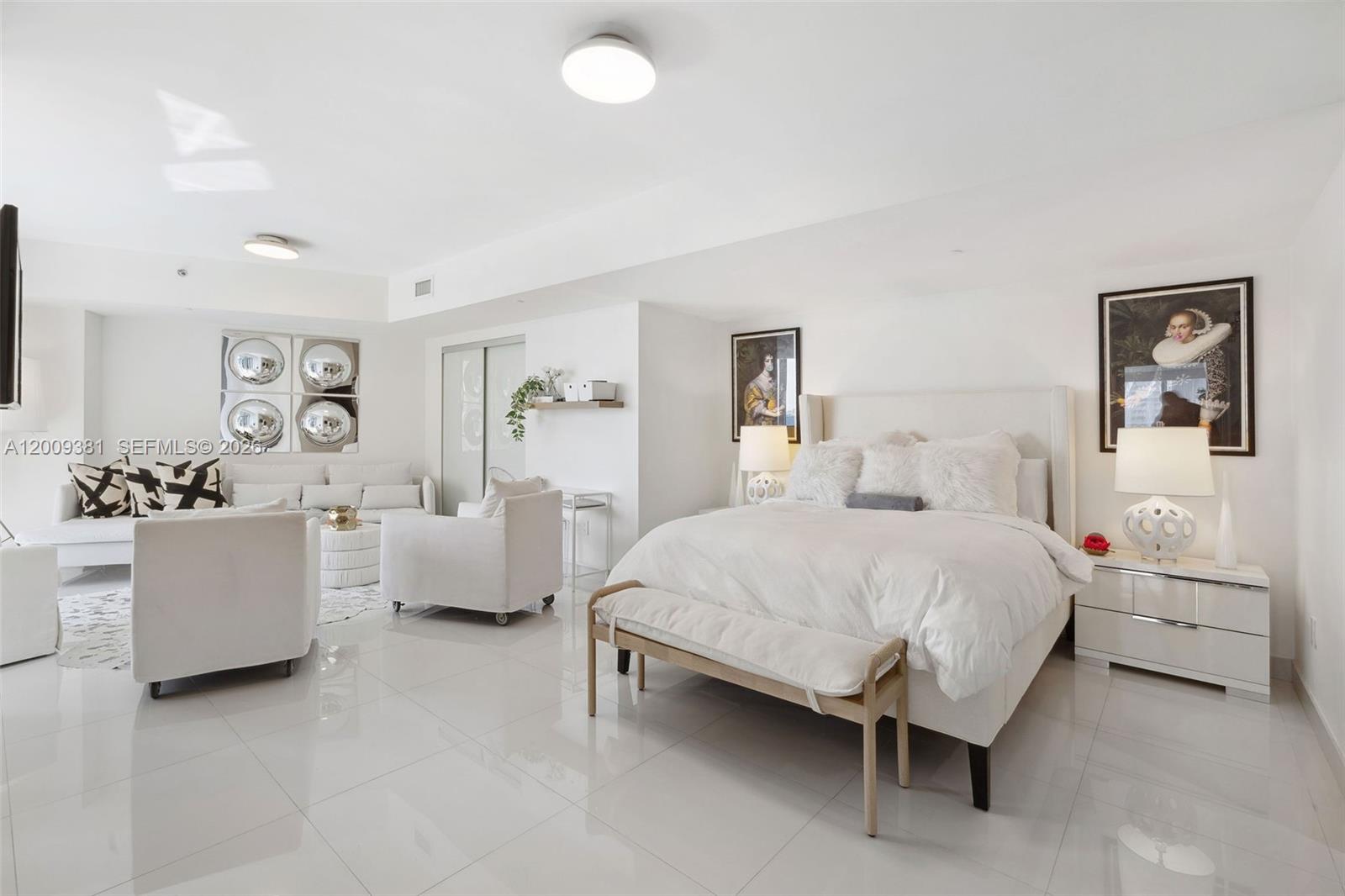 465 Brickell Ave #701 Miami, FL 33131