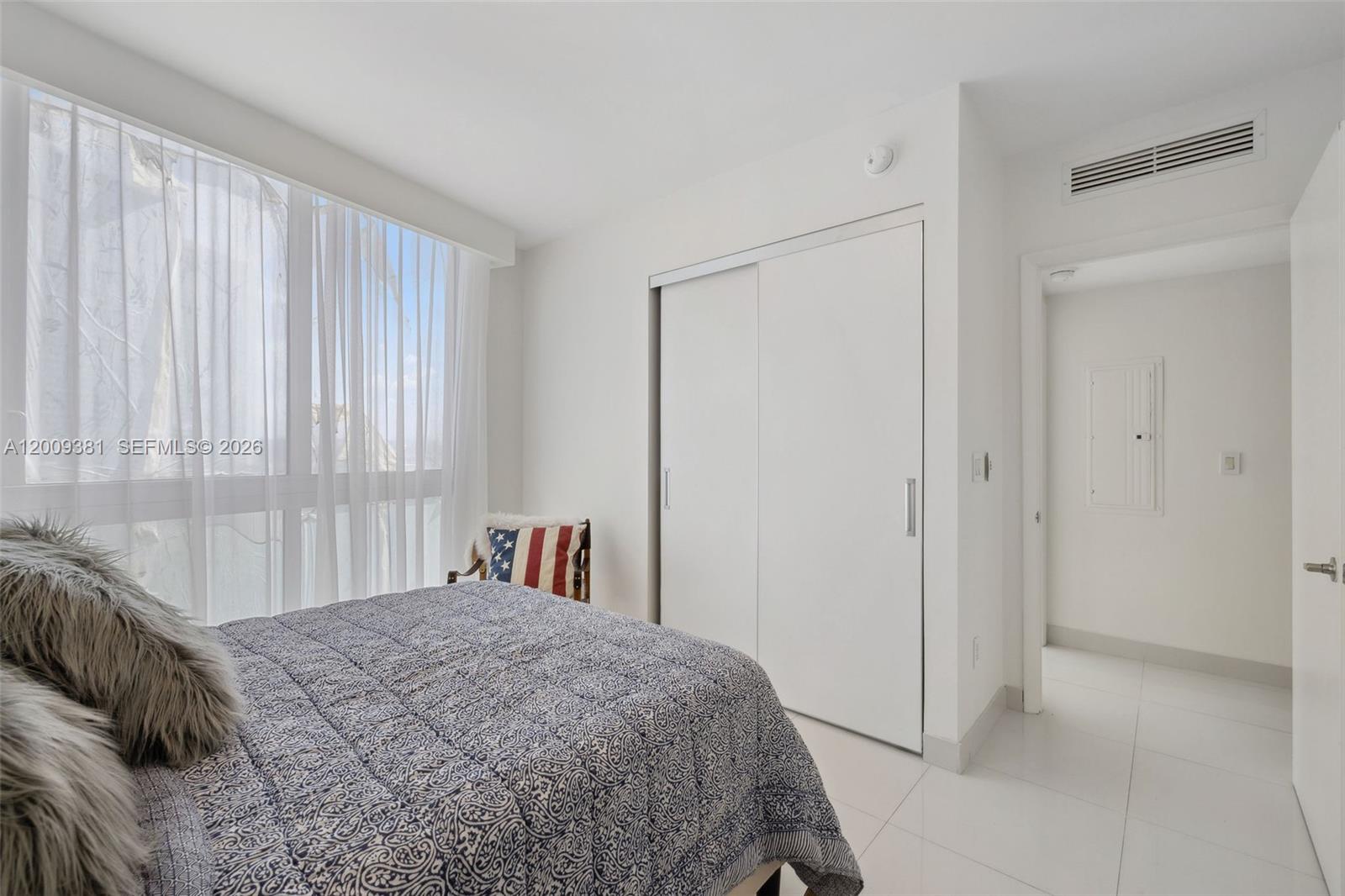 465 Brickell Ave #701 Miami, FL 33131