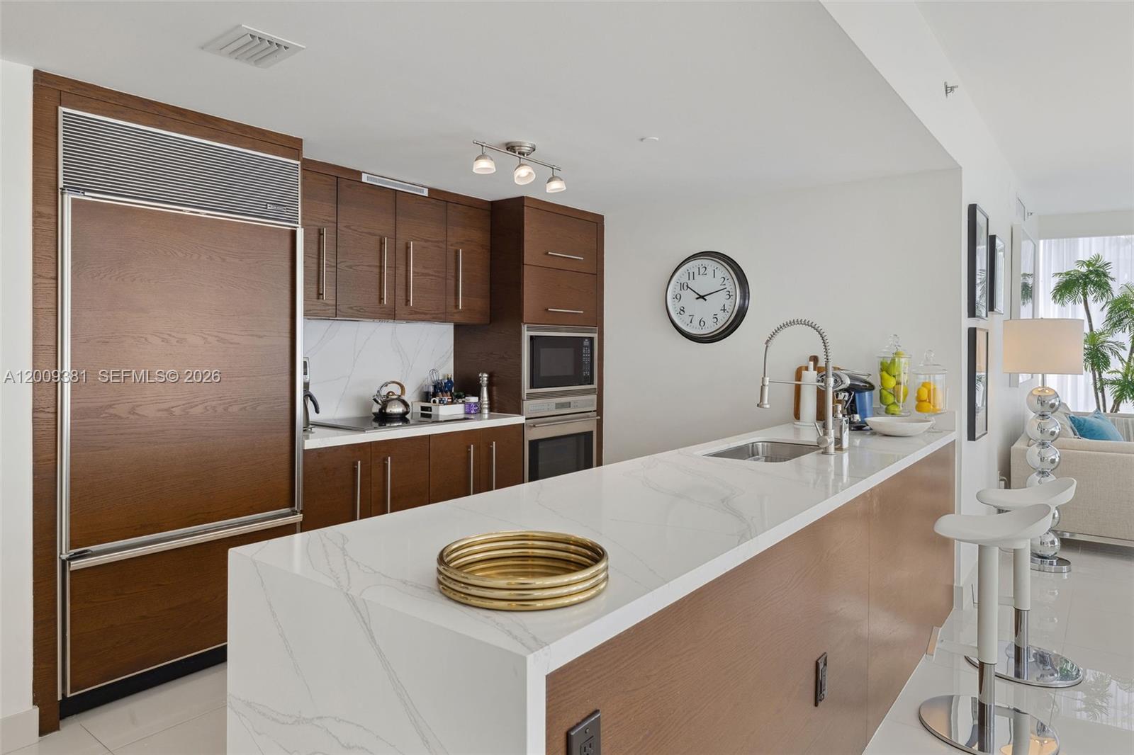 465 Brickell Ave #701 Miami, FL 33131