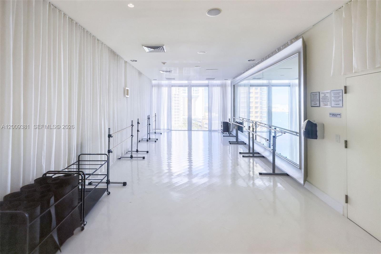 465 Brickell Ave #701 Miami, FL 33131