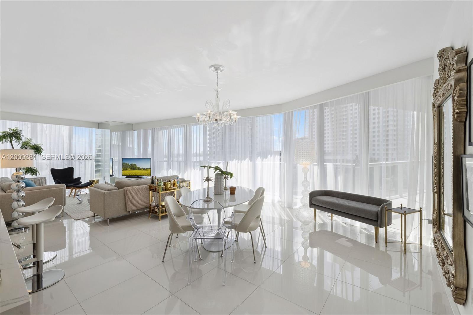 465 Brickell Ave #701 Miami, FL 33131