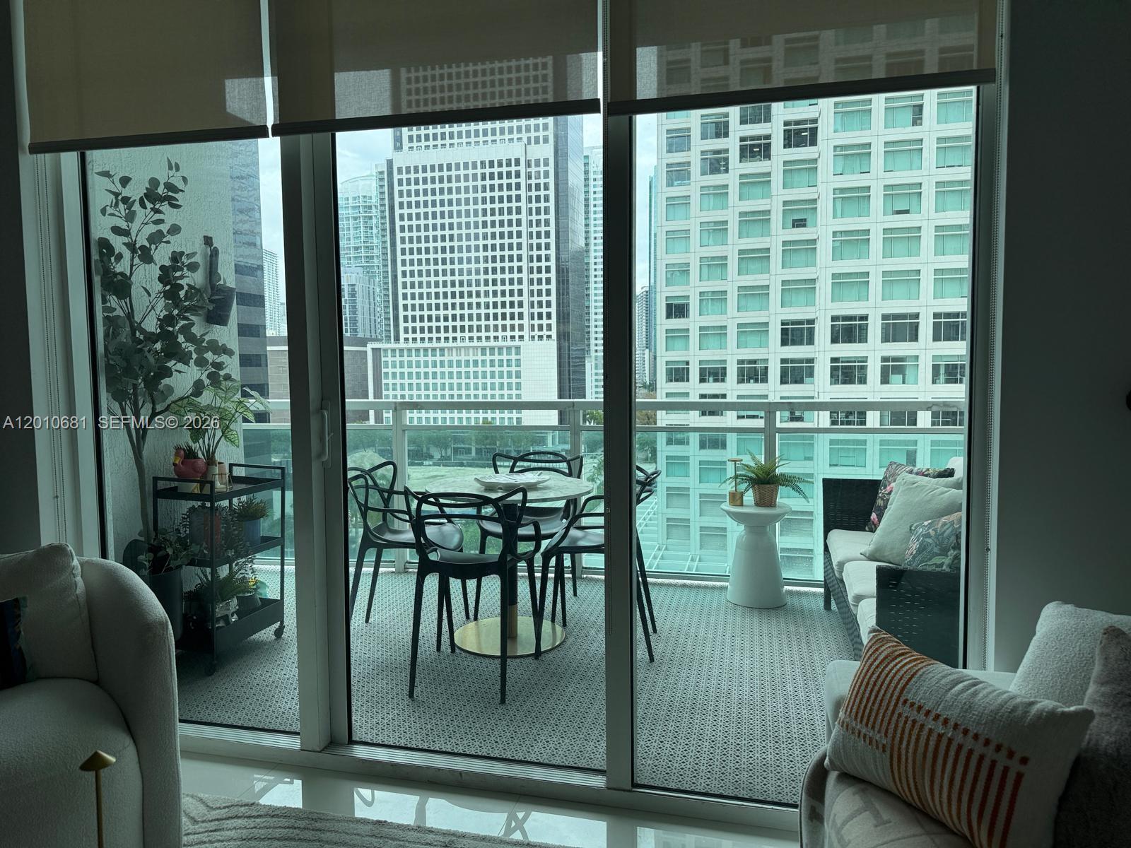 image The Plaza on Brickell West1