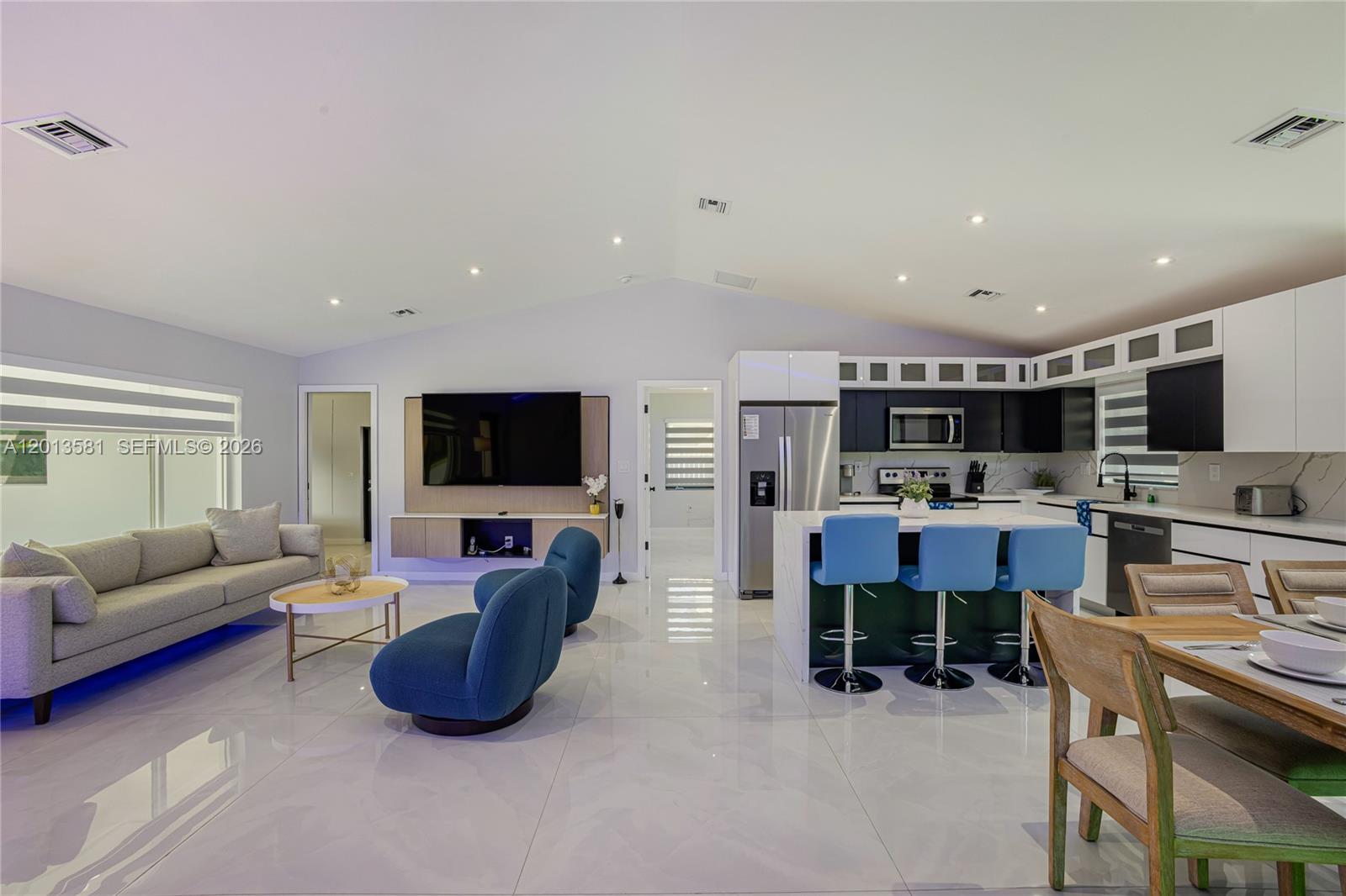 2406 Gulfstream Ln Fort Lauderdale, FL 33312