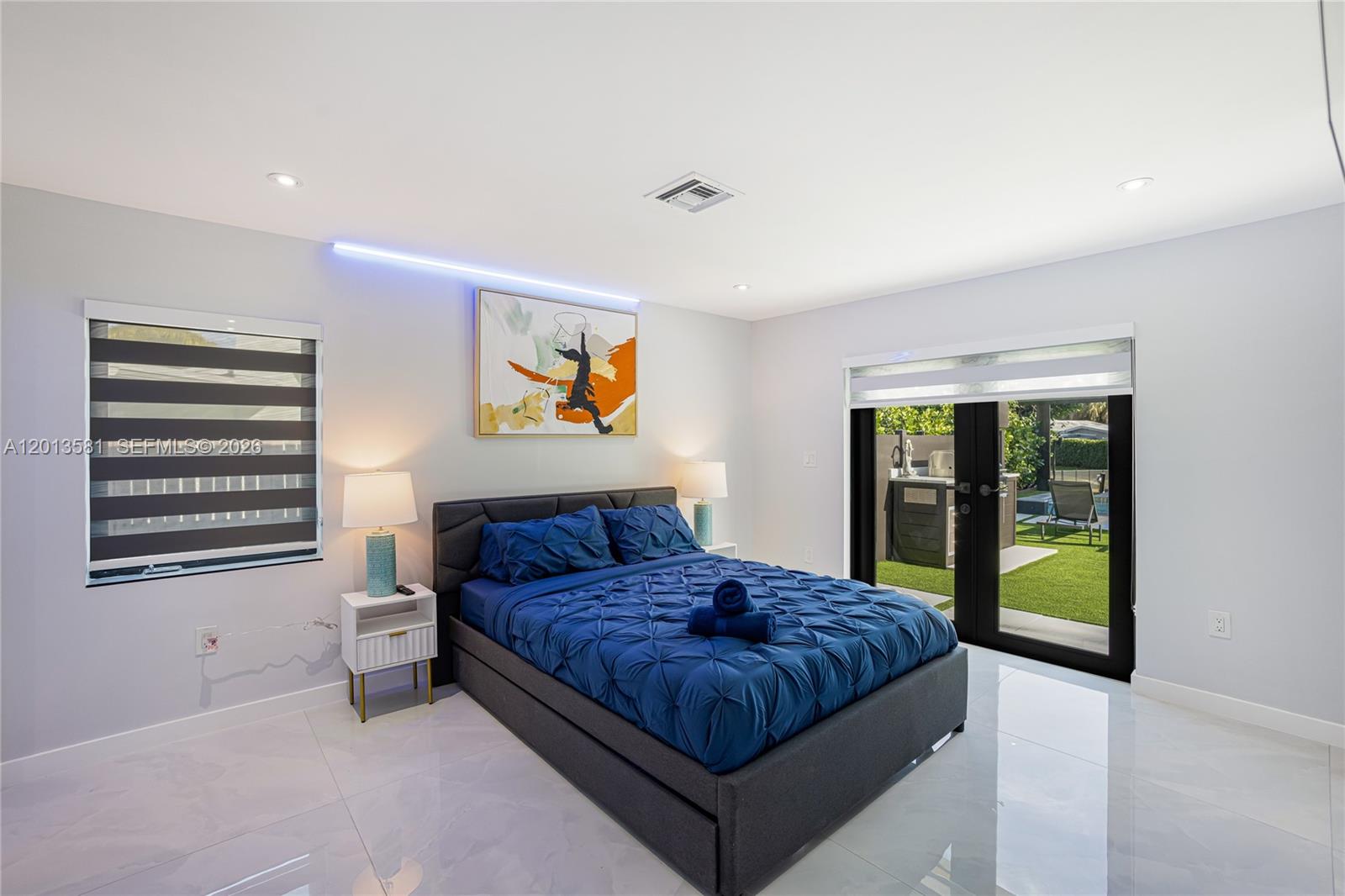 2406 Gulfstream Ln Fort Lauderdale, FL 33312