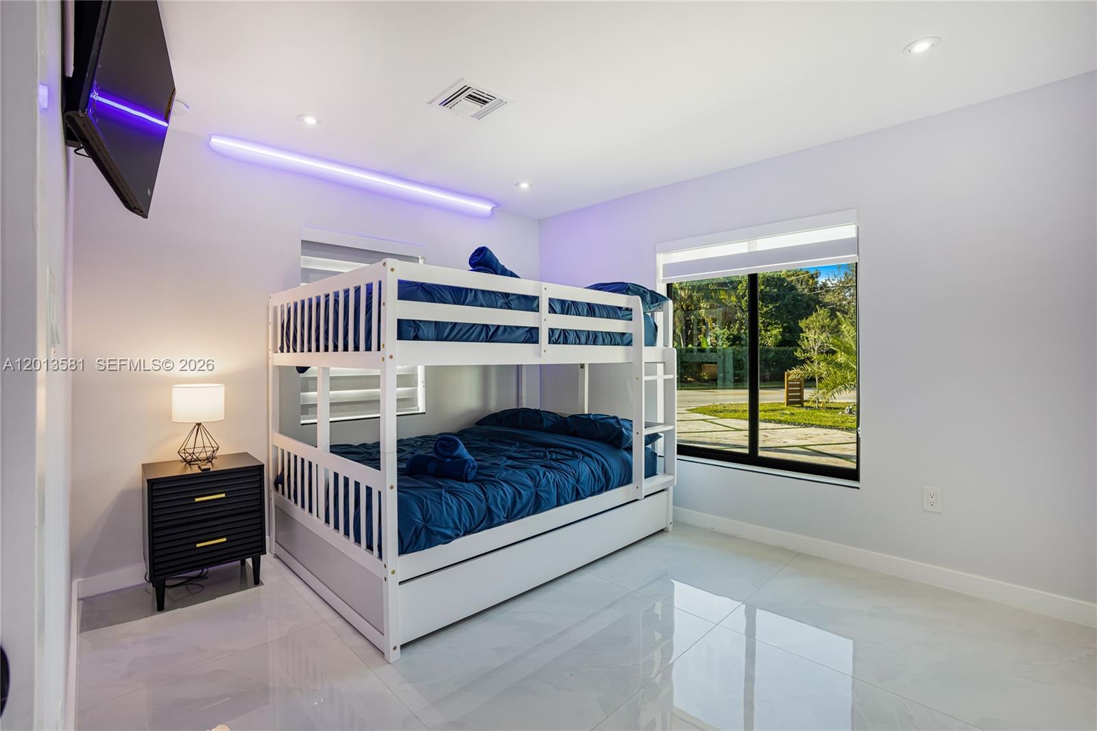 2406 Gulfstream Ln Fort Lauderdale, FL 33312
