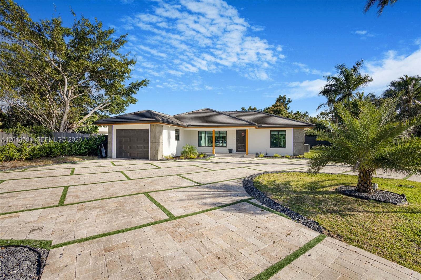 2406 Gulfstream Ln Fort Lauderdale, FL 33312