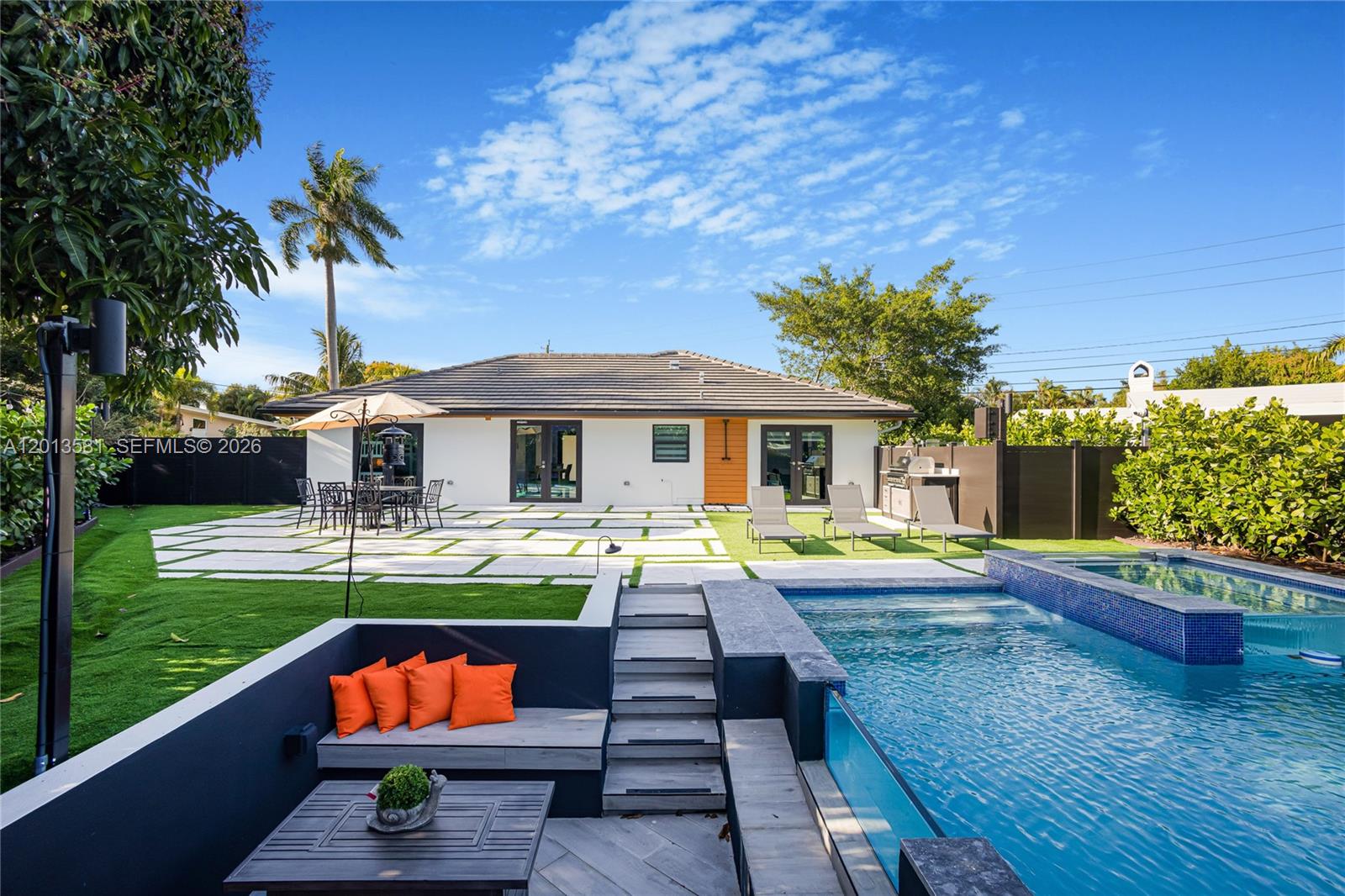 2406 Gulfstream Ln Fort Lauderdale, FL 33312