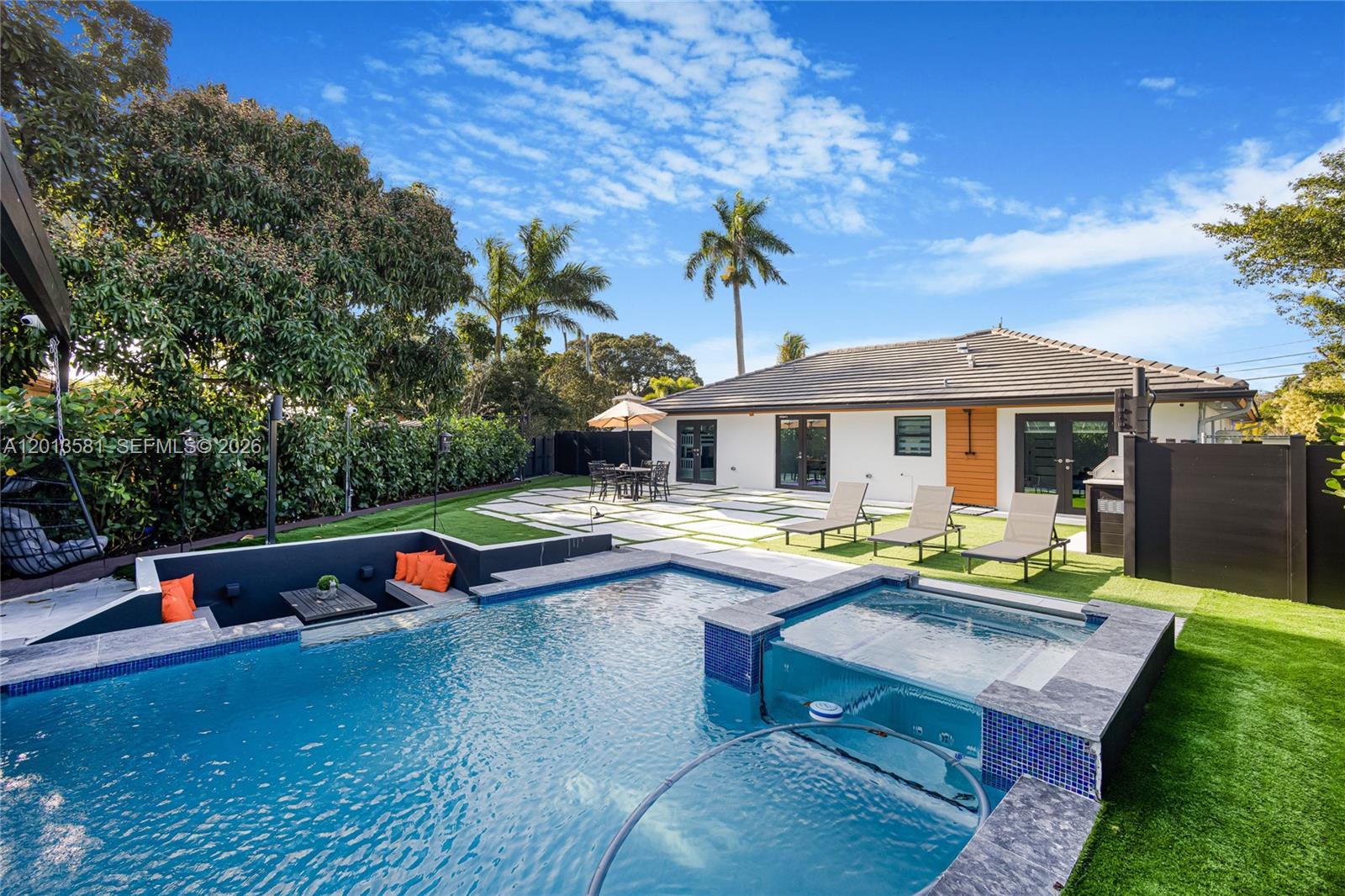 2406 Gulfstream Ln Fort Lauderdale, FL 33312