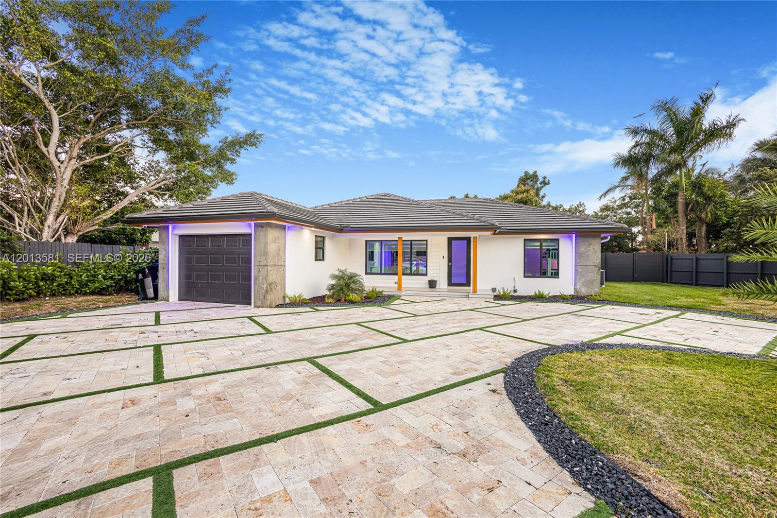 2406 Gulfstream Ln Fort Lauderdale, FL 33312