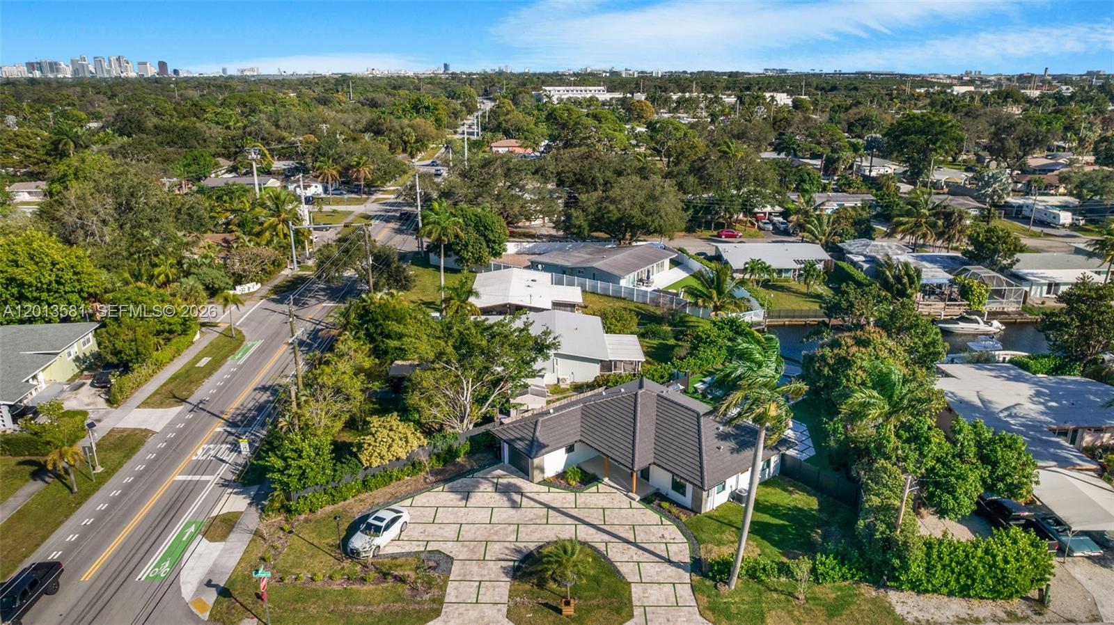 2406 Gulfstream Ln Fort Lauderdale, FL 33312