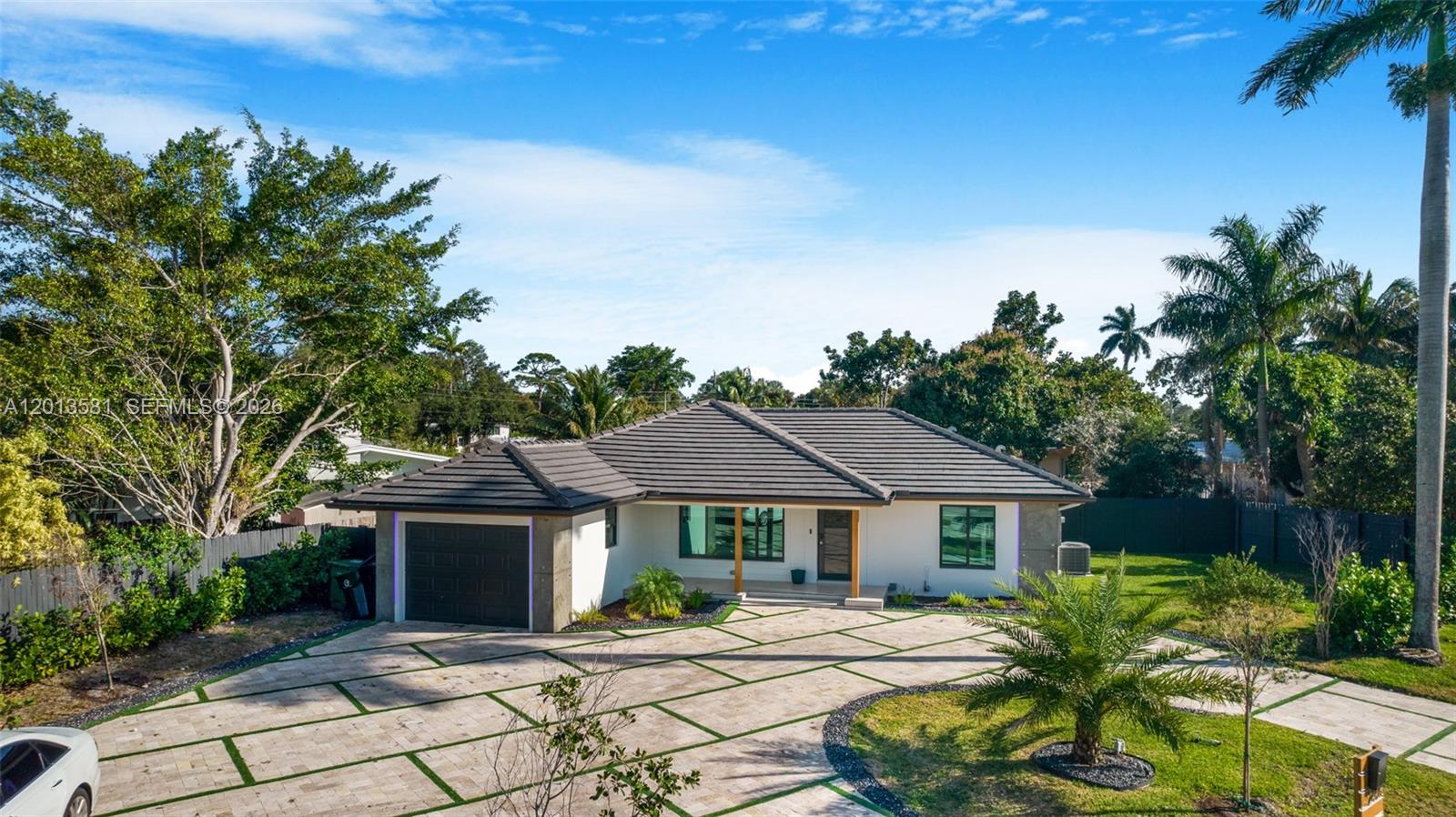 2406 Gulfstream Ln Fort Lauderdale, FL 33312