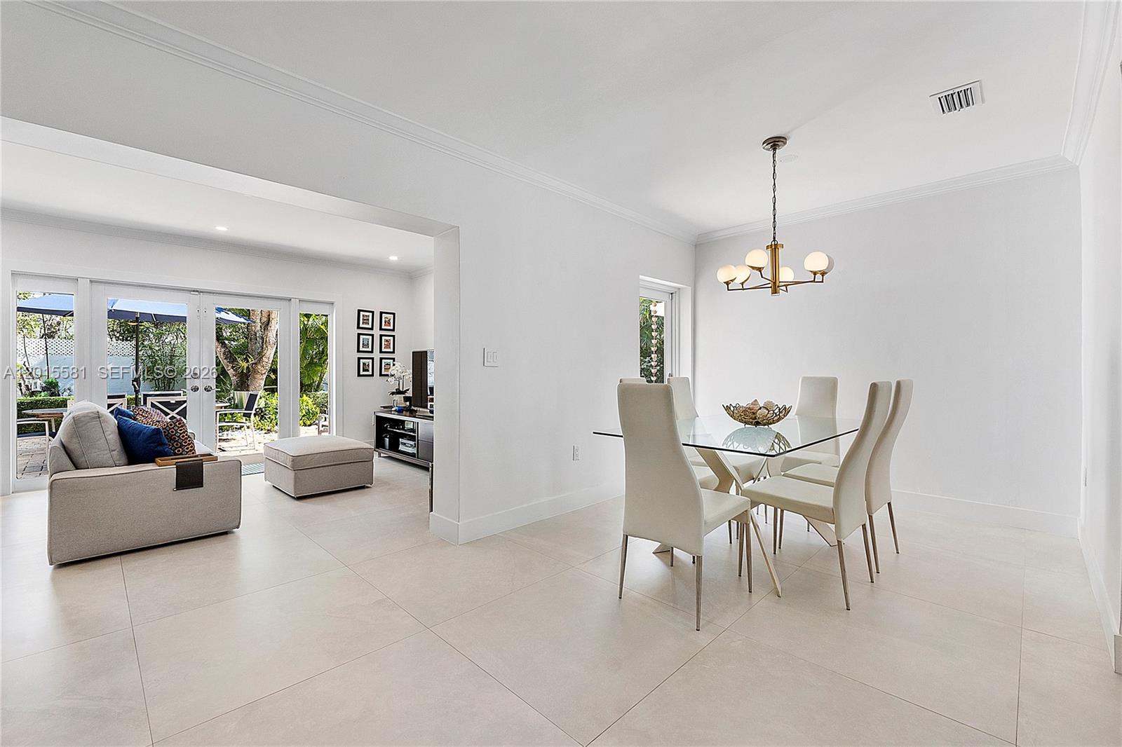 301 Hampton Ln Key Biscayne, FL 33149