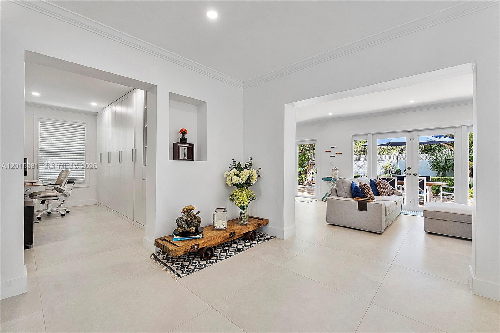 301 Hampton Ln Key Biscayne, FL 33149