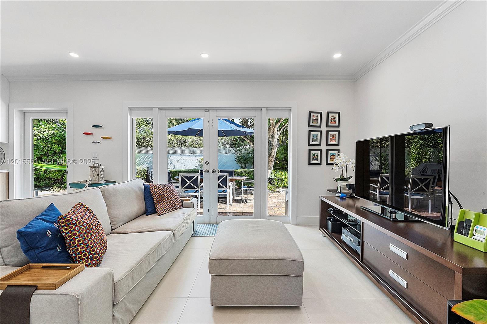 301 Hampton Ln Key Biscayne, FL 33149