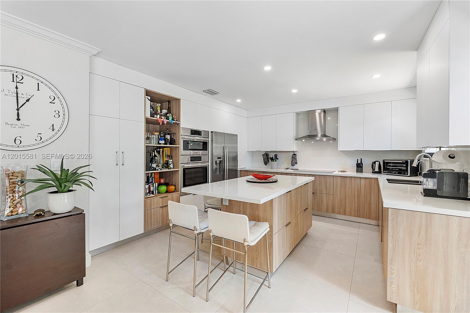 301 Hampton Ln Key Biscayne, FL 33149