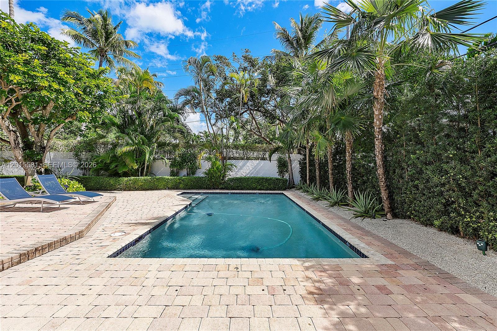 301 Hampton Ln Key Biscayne, FL 33149