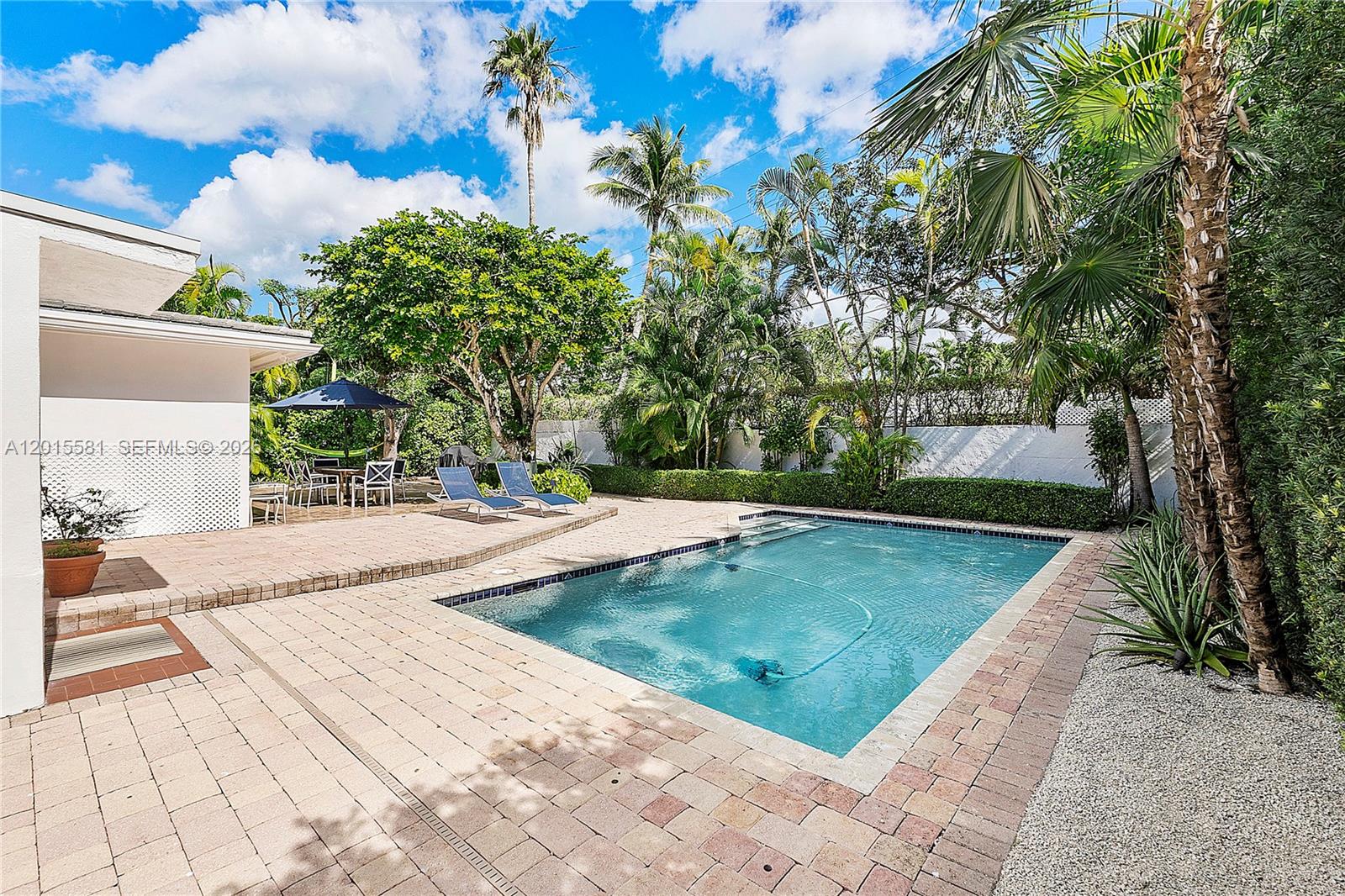 301 Hampton Ln Key Biscayne, FL 33149