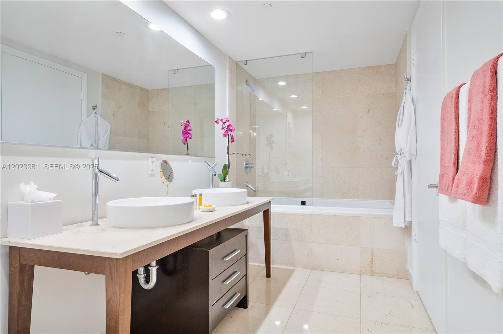 485 Brickell Ave #4206 Miami, FL 33131