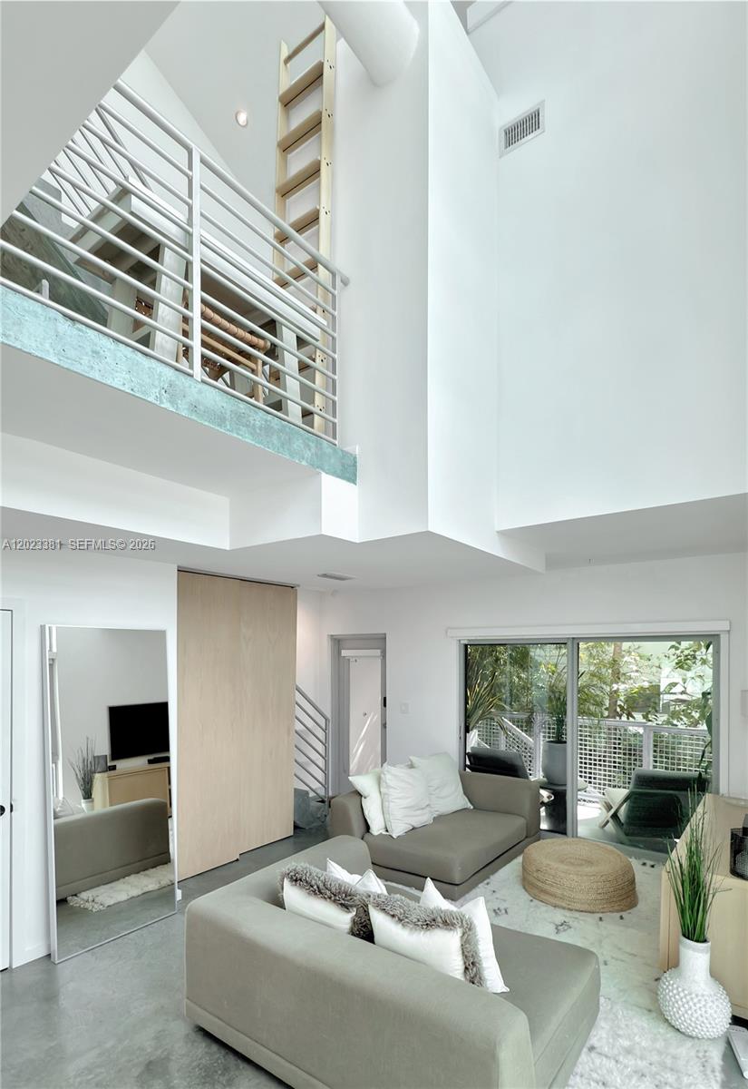 734 Michigan Ave #7 Miami Beach, FL 33139