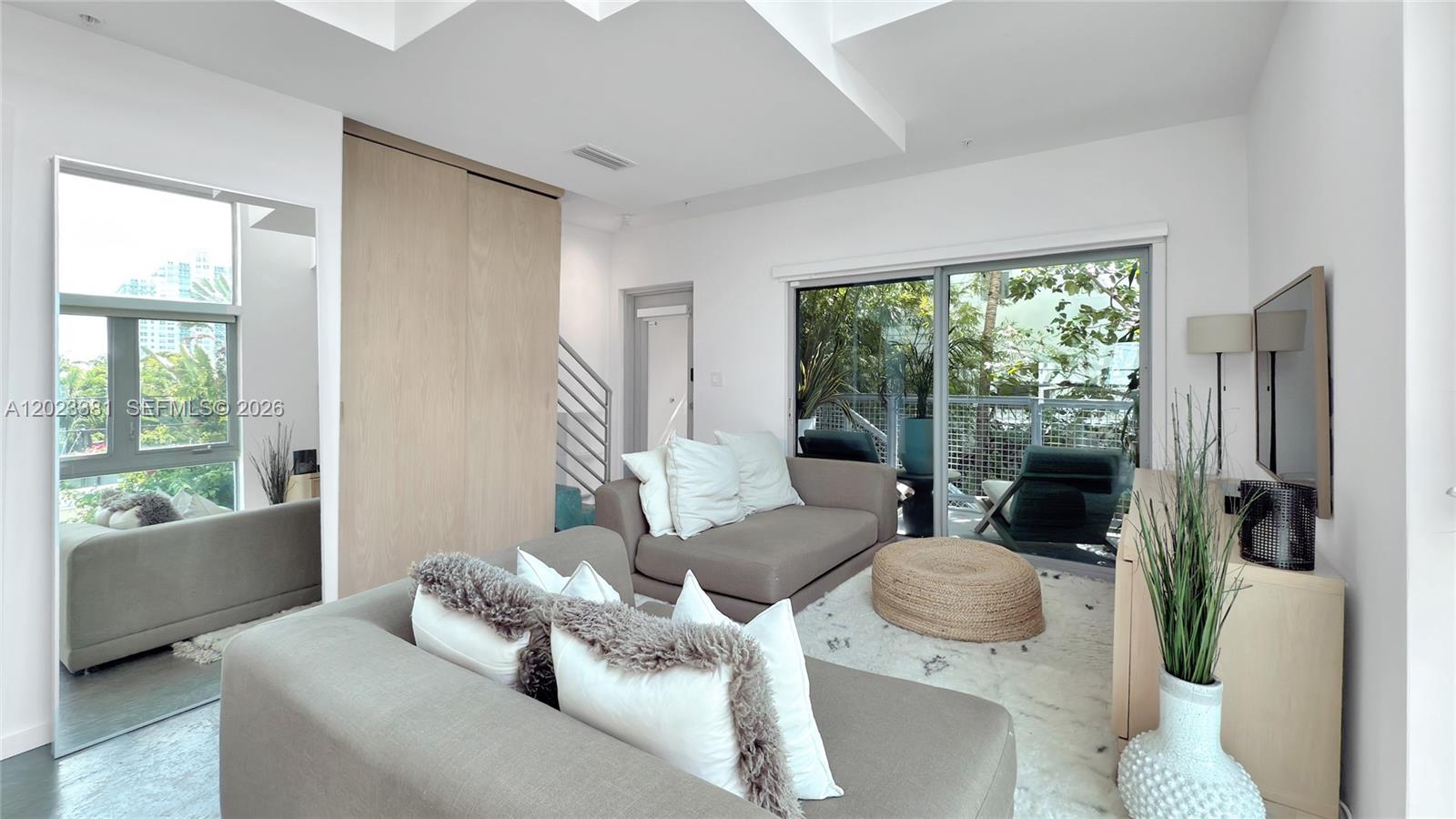 734 Michigan Ave #7 Miami Beach, FL 33139