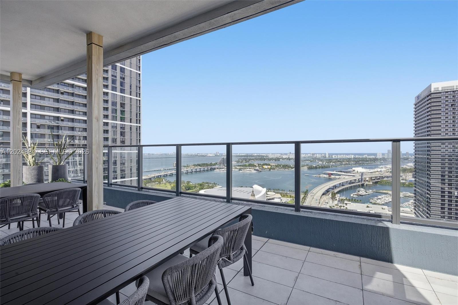 121 NE 5th St #1712 Miami, FL 33132