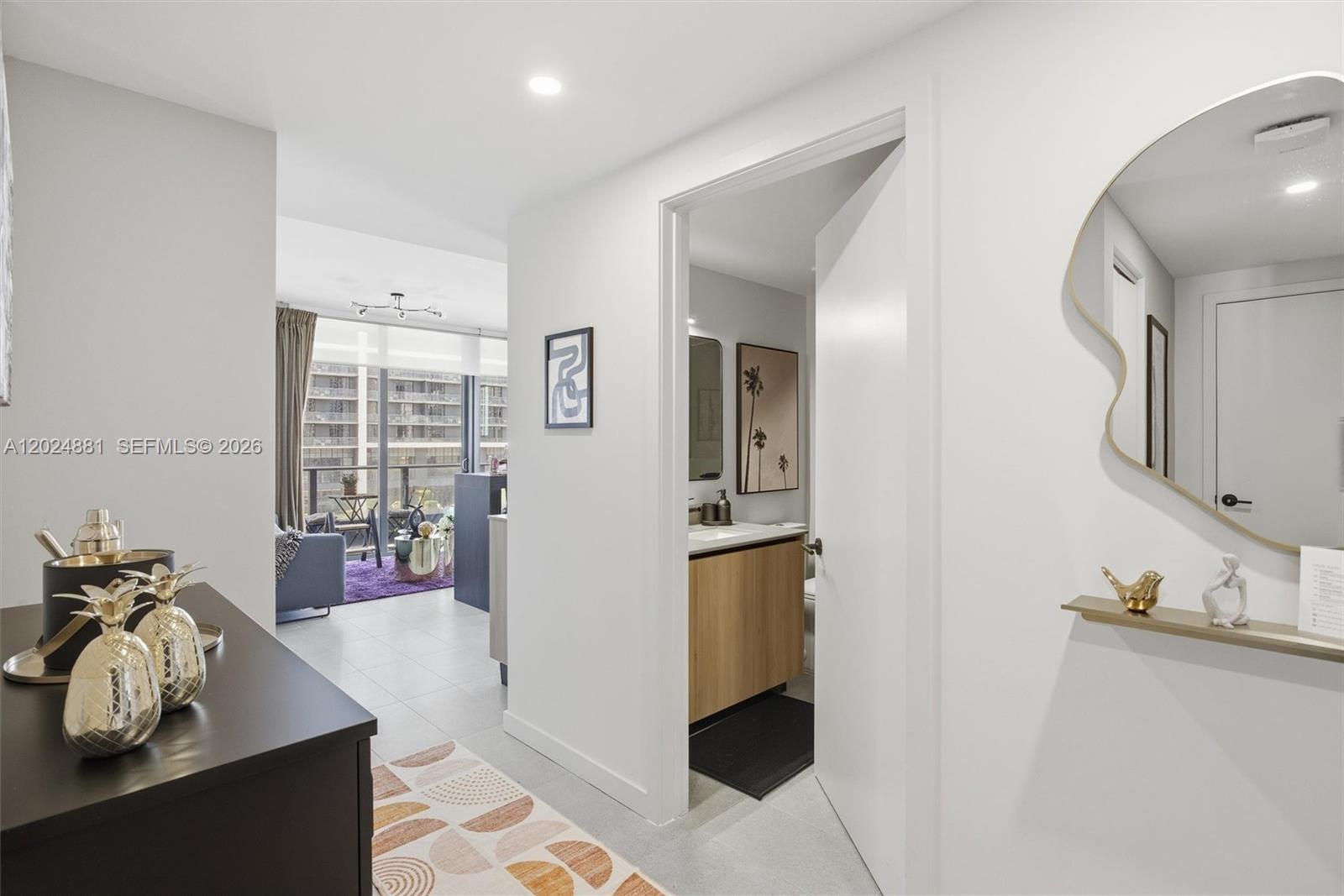 121 NE 5th St #1712 Miami, FL 33132